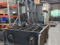 Fertige Schweißbaugruppe aus Stahl mit anschließender präziser CNC-Bearbeitung für den Maschinenbau.